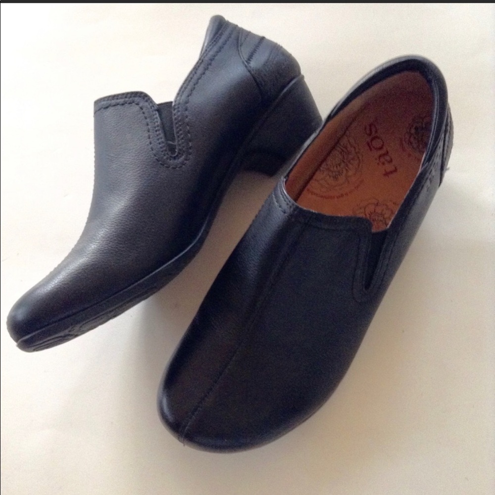 NEW TAOS leather comfort walk travel shoes black 7